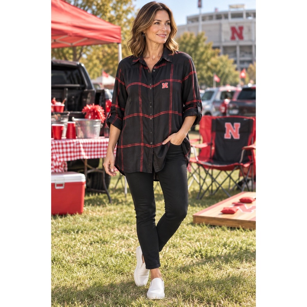 Nebraska Cornhuskers Logo Shirt Womens XLarge Button Up Roll Long Sleeve Plaid